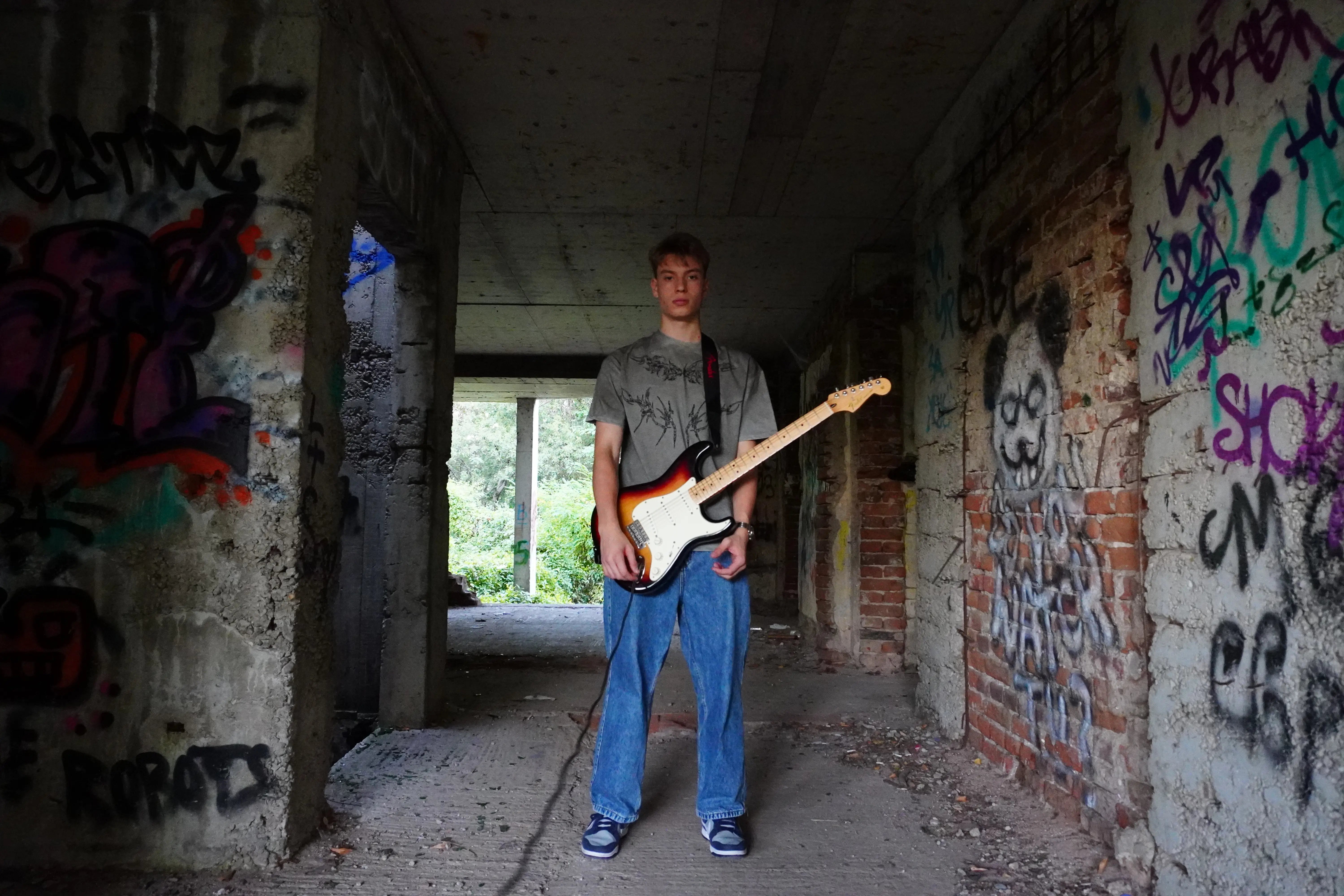 Cathedral Rot Tee Grey